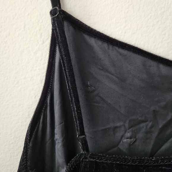 Urban Outfitters UO Slip Dress Women's Pearl Beaded Velvet Midi Black‎ Size 12 - Picture 11 of 12